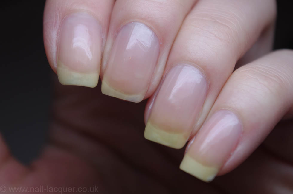 how-to-avoid-nail-polish-stains-nail-lacquer-uk