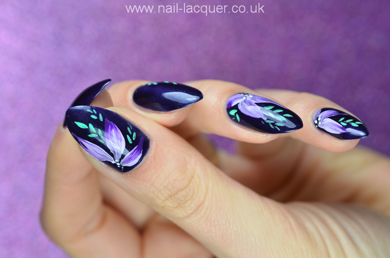 Easy gradient nail art with iridescent top coat - YouTube