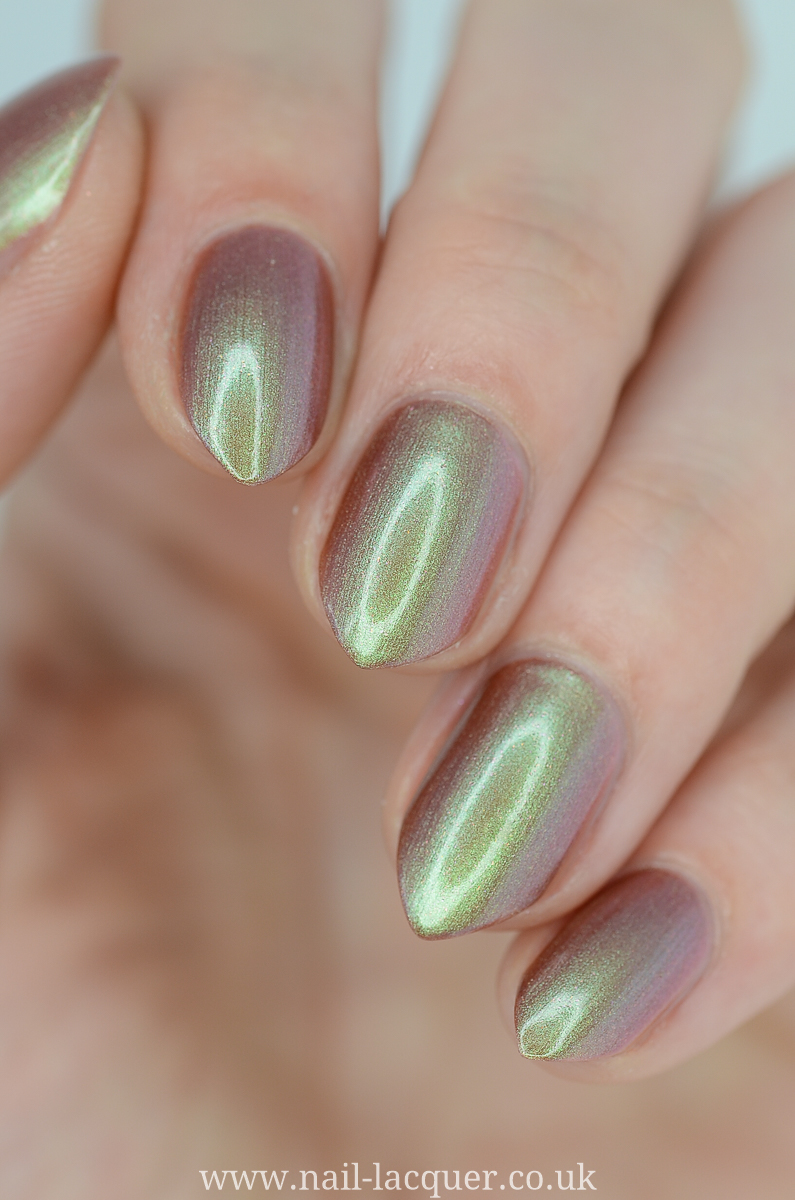 L'oreal Paris Holographic Shine 807 review and swatches by Nail Lacquer ...