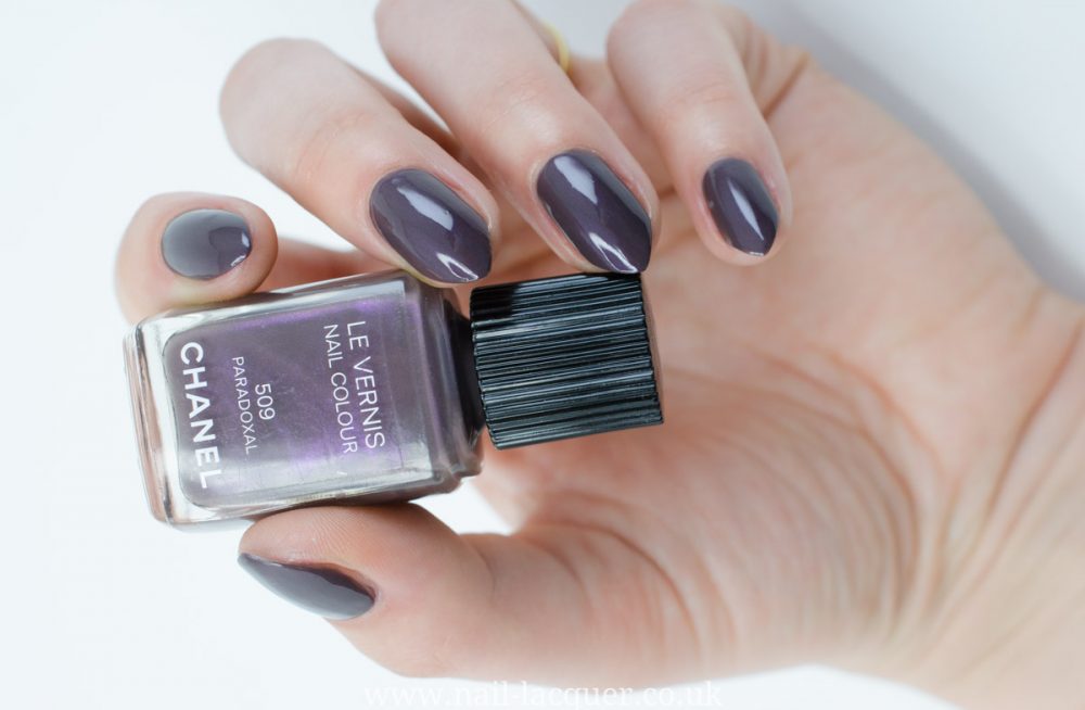 Complete Your Look With The New Chanel Le Vernis New Nail Polish in  'Pirate' | Glitter Magazine